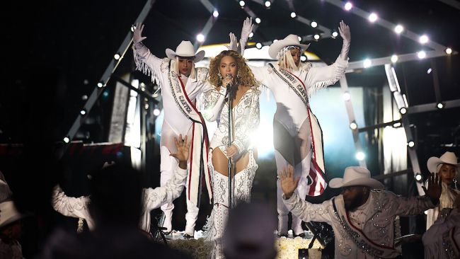 Gikk du glipp av Beyoncés halvtidsshow under NFL-kampen i Houston? Det vil snart bli lagt til på Netflix