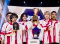 World Cup i e-sport: AG.AL løfter Honor of Kings World Cup-trofeet