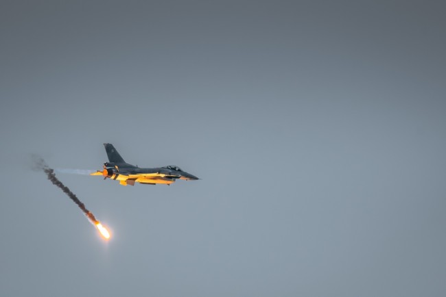 Polen advarer Putin mot å bruke landets luftrom på vei til Ungarn