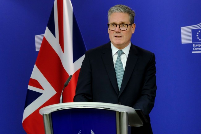 Britiske eksportører sliter etter brexit: Starmer oppfordres til å søke tettere handelsforbindelser med EU av "strategisk nødvendighet"
