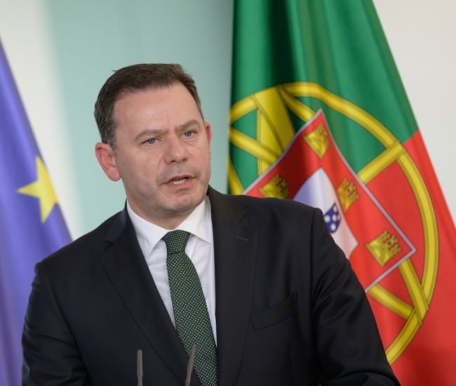Portugals sentrum-høyre vinner igjen, men ytre høyre går frem