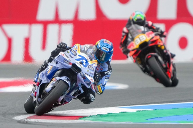 Álex Márquez vinner broderduell og forsinker Marc Márquez' MotoGP-tittel