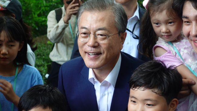 Sør-Koreas tidligere president Moon kaller korrupsjonsanklagene et politisk drevet angrep