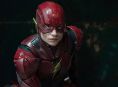 Ezra Miller ser ut til &aring; f&aring; fortsette som Flash i James Gunns nye DC-univers