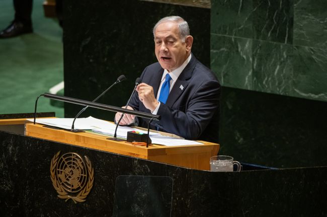 Netanyahu advarer om at våpenhvilen i Gaza vil opphøre dersom gislene ikke er løslatt innen lørdag middag