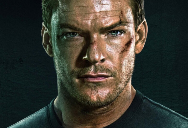 Alan Ritchson: "Du trenger ikke engang å betale meg for å være Batman"