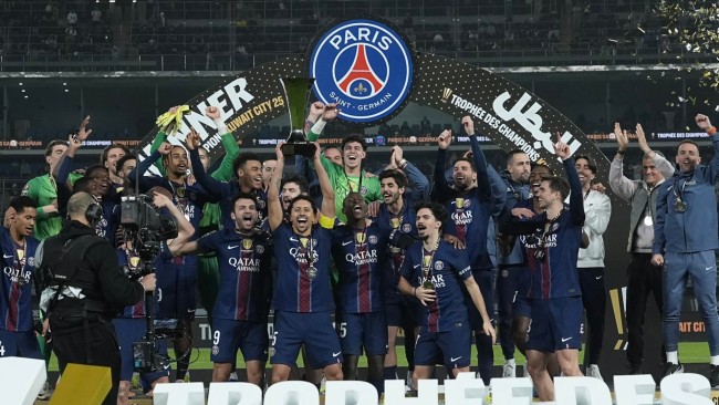 PSG overvinner en sen forskrekkelse og vinner Trophée des Champions (den franske supercupen) etter straffesparkkonkurranse