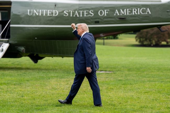 Trump kunngjør at Russland og Ukraina er enige om umiddelbare våpenhvileforhandlinger
