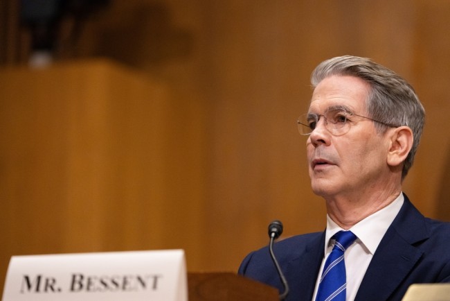 USA og EU blir stadig mer uenige når Trumps finansminister kaller Danmark "irrelevant" i forkant av Davos Forum