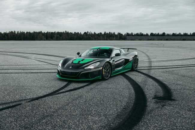 Rimac Nevera er nå verdens raskeste bil... i revers.