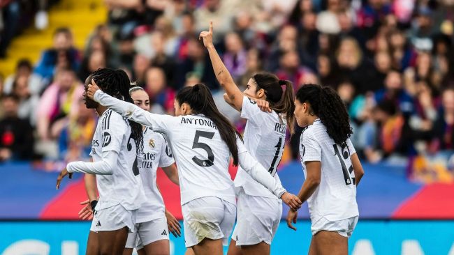 Real Madrid vinner sin første Clásico for kvinner mot FC Barcelona med kontroverser