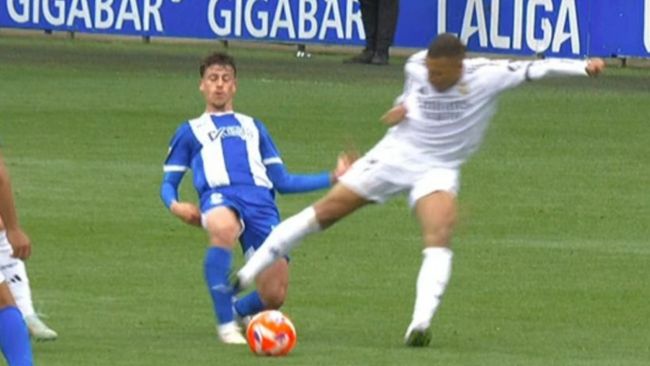 Mbappé får sitt første røde kort siden 2019 etter en forferdelig forseelse som vil få ytterligere konsekvenser