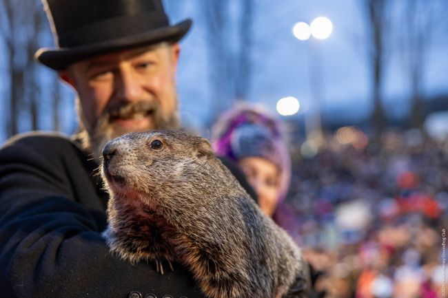 Punxsutawney Phil spår seks uker til med vinter i USA på Groundhog Day