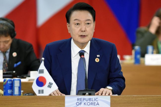 Sør-Korea innleder rettssak mot den avsatte presidenten Yoon Suk Yeol for kriminelt opprør