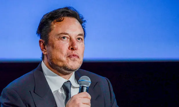 Elon Musk ber annonsører om å dra til helvete.