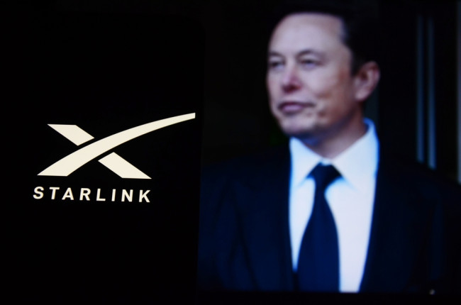 Musk sier at innsatsen for å blokkere russisk bruk av Starlink har fungert