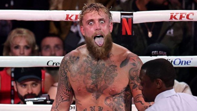 Jake Paul avslører hva han vil gjøre under rekonvalesensen etter kjevebruddet og forklarer det kontroversielle "tunge"-øyeblikket