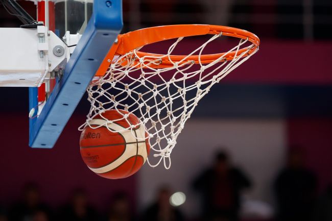 Thunder avslutter ubeseiret rekke i NBA, Doncics Lakers slår Wembys Spurs knepent