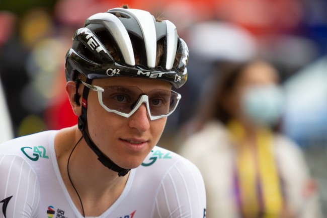 Tadej Pogacar var nær ved å bryte Tour de France 2025 på grunn av en kneskade