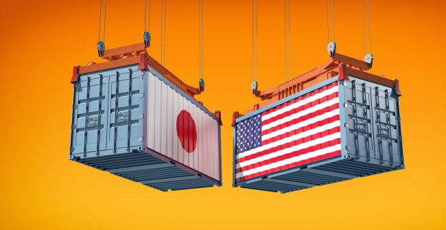 Pasifister i Japan reiser seg når regjeringen presser på for å revidere etterkrigstidens grunnlov