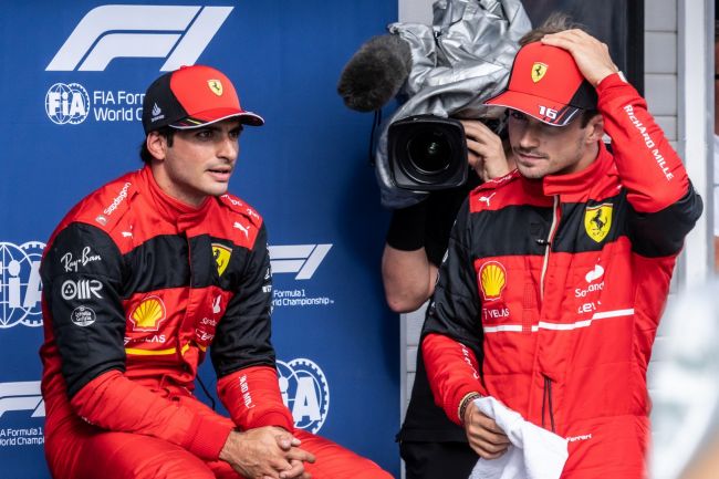 Charles Leclerc vil "definitivt gå glipp av kampene" med Carlos Sainz: "Han fortjener å være i et topplag"