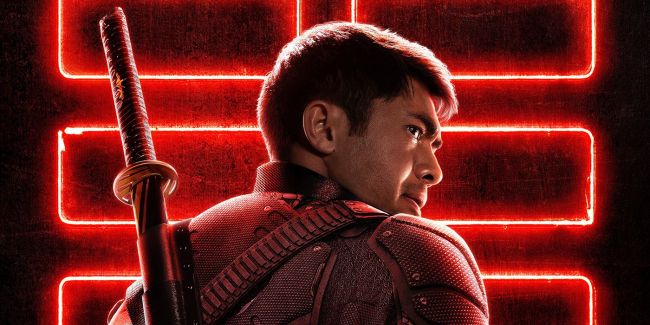 Henry Golding tar nesten navnet sitt opp av hatten for å bli den neste James Bond