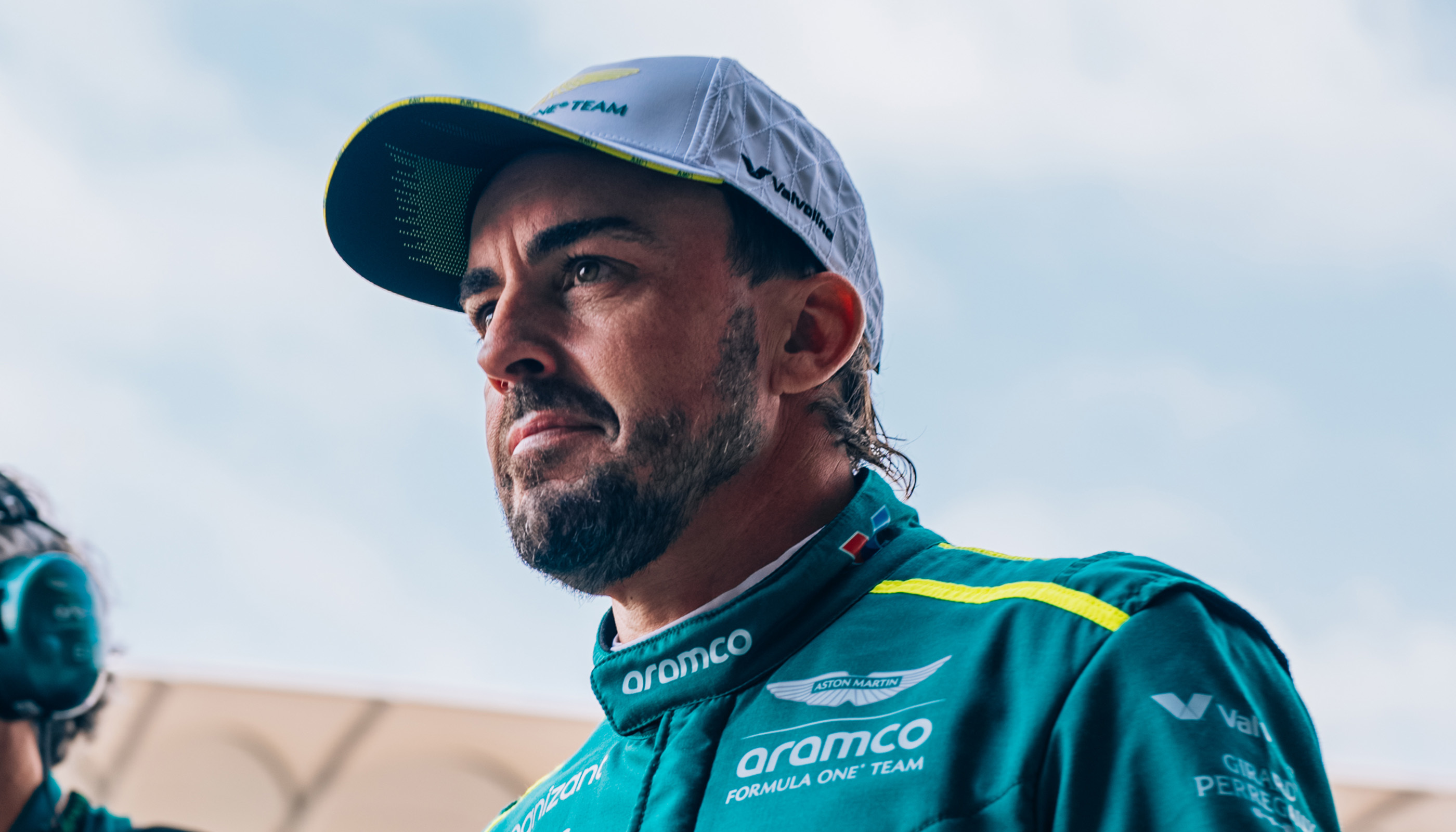 Fernando Alonsos 400 Grand Prix Ble delagt Av Aston Martin bilen Hans fernando-alonsos-400-grand-prix-ble-delagt-av-aston-martin-bilen-hans