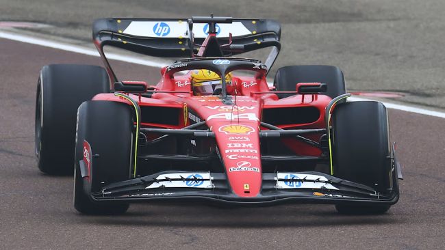 Lewis Hamilton krasjer Ferrarien i sin andre test, men slipper uskadd fra det